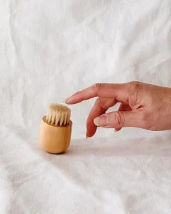 Cedar Complexion Brush