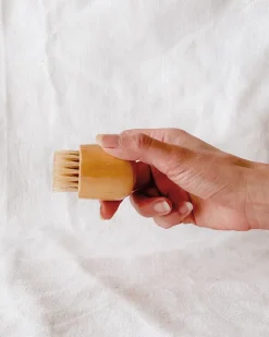Cedar Complexion Brush