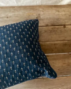 Fleur de Lis Throw Pillow