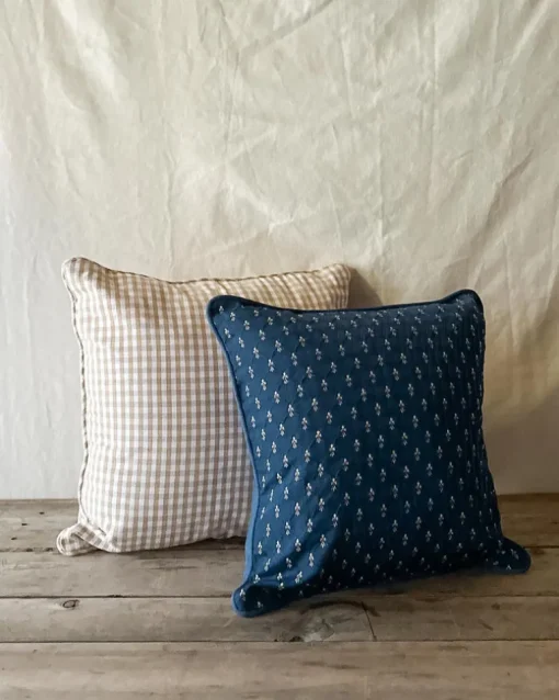 Fleur de Lis Throw Pillow