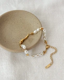 Nanine Pearl Bracelet