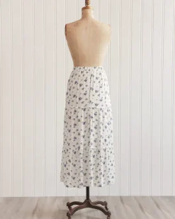 Shops on Bibury Skirt